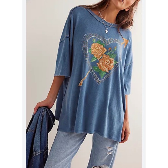 We The Free Cropped Graphic Devin T Shirt Heart Rose Womens M Boho Oversized - Picture 2 of 7